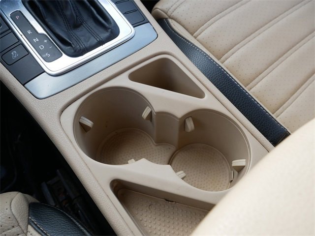 Used 2013 Volkswagen CC Lux image 35