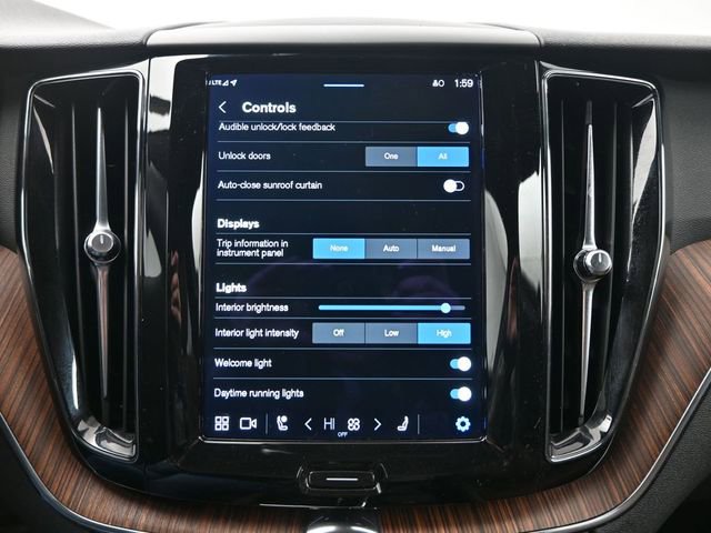 Used 2023 Volvo XC60 B5 Plus w/ Climate Package image 17