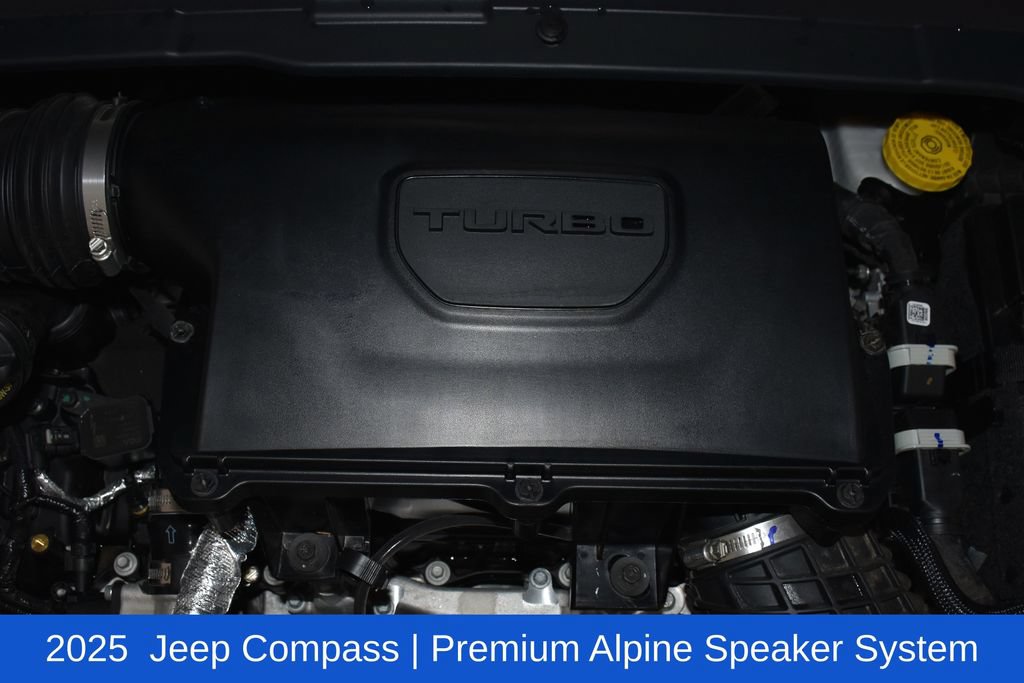 Used 2025 Jeep Compass Latitude w/ Sun & Sound Group AWD/4WD image 7