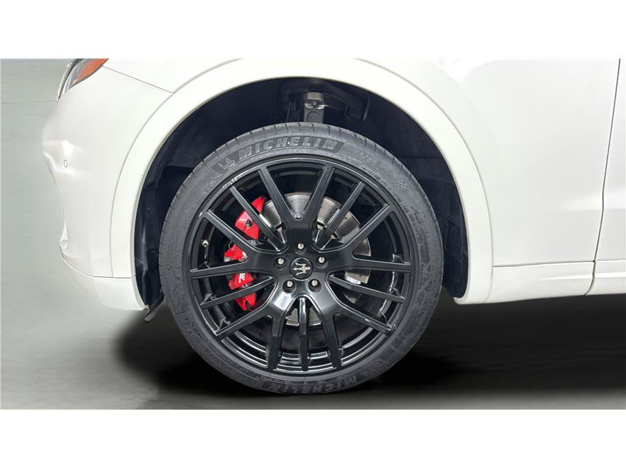 Used 2019 Maserati Levante S AWD/4WD image 43