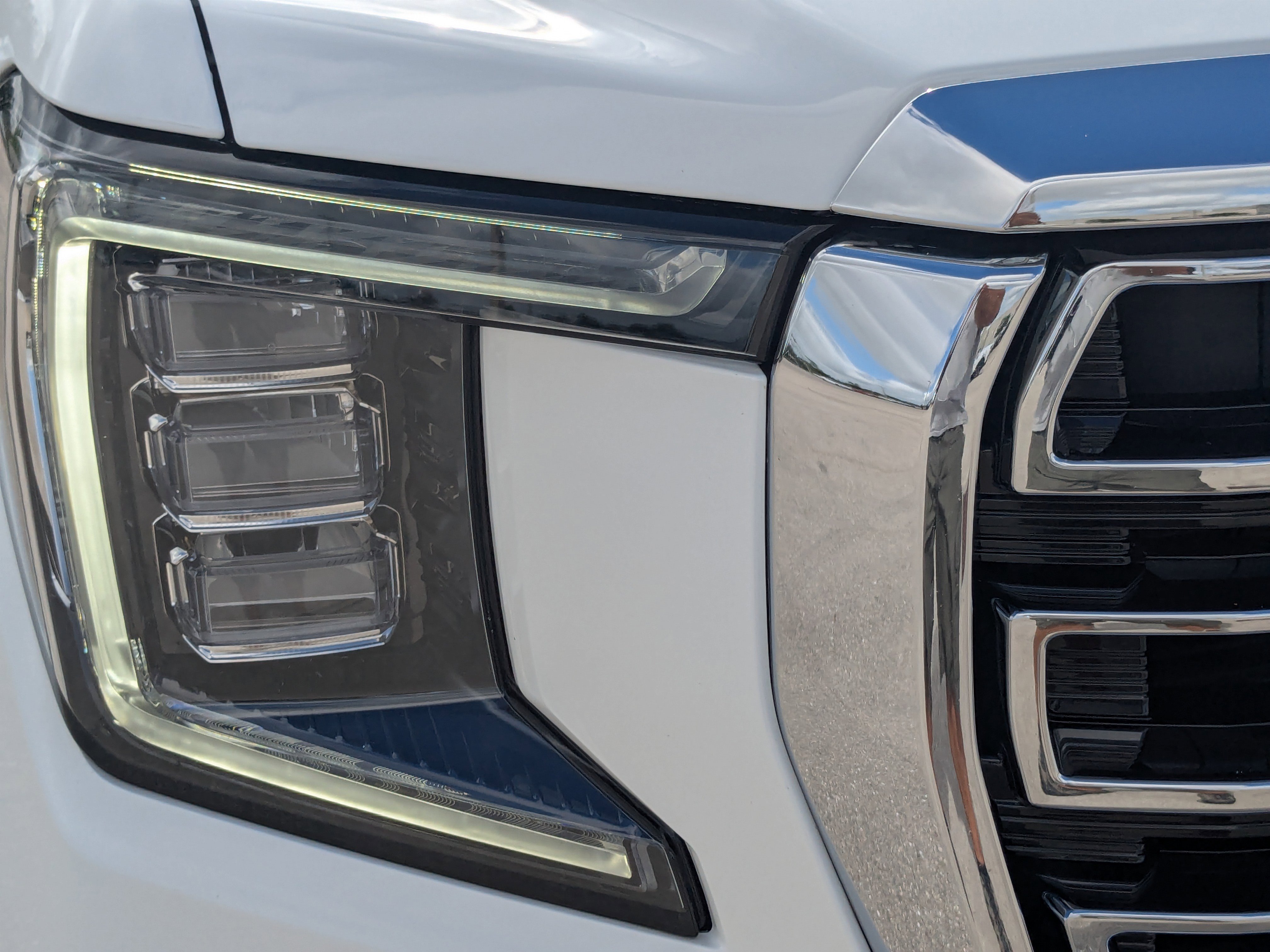 Used 2024 GMC Yukon SLT image 10