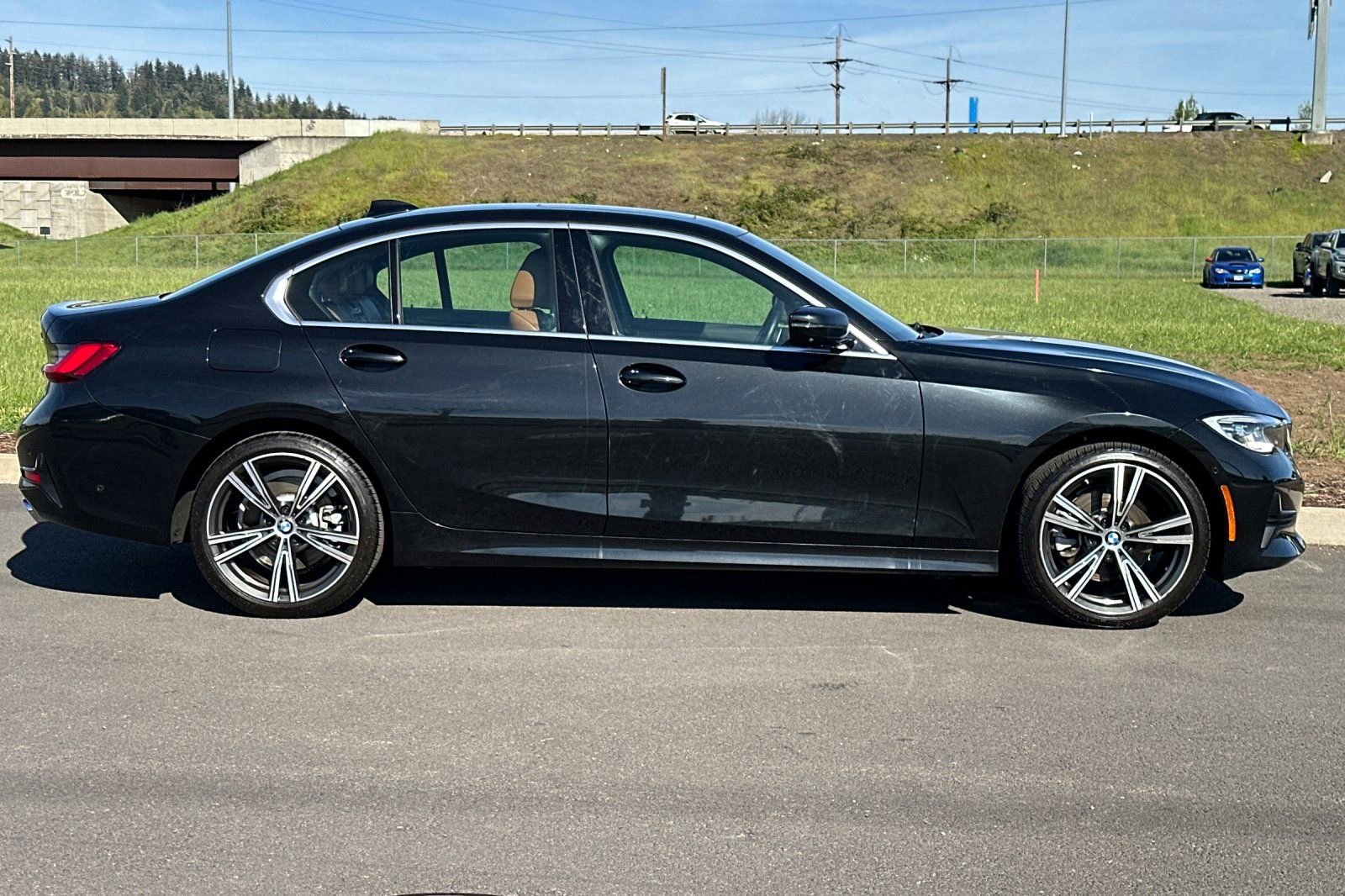 Used 2021 BMW 330i xDrive Sedan w/ Executive Package image 2