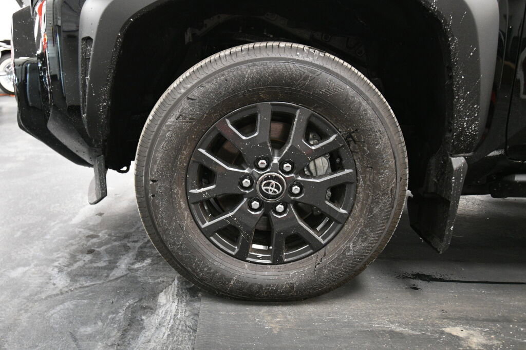 Used 2025 Toyota 4Runner SR5 image 31