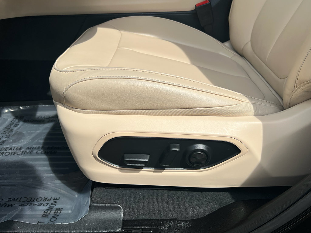 Used 2025 Jeep Grand Cherokee L Limited RWD image 21