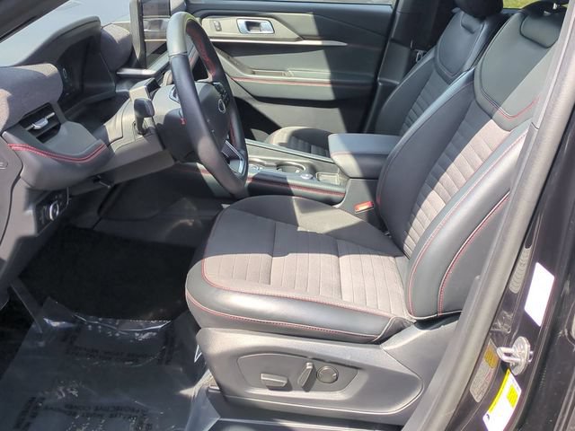 Used 2025 Ford Explorer ST-Line w/ ST-Line Street Pack AWD/4WD image 12