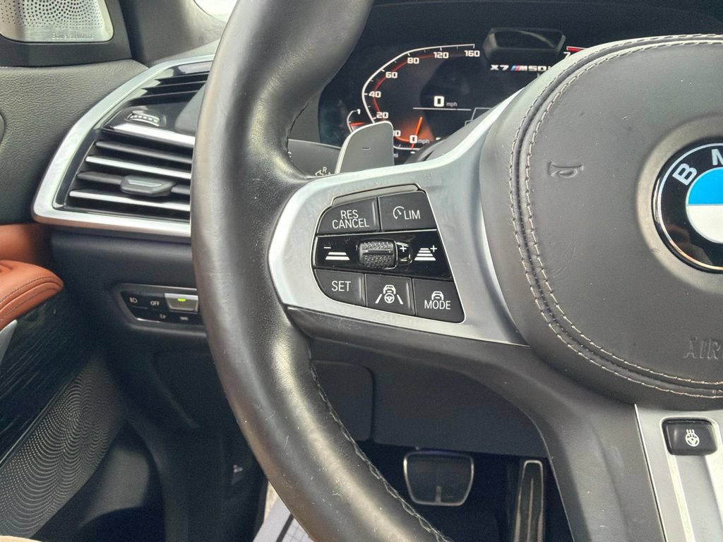 Used 2022 BMW X7 M50i AWD/4WD image 35