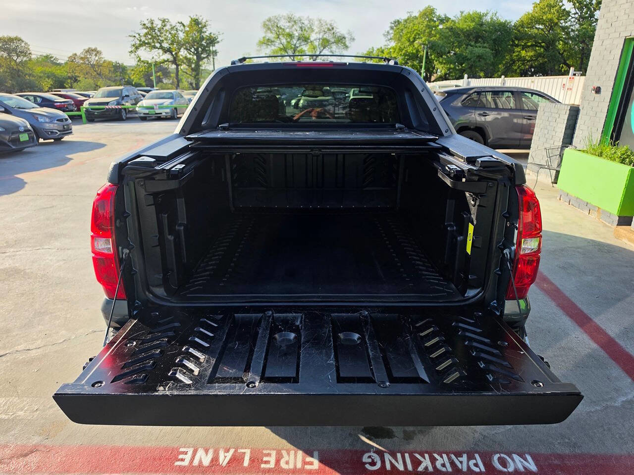 Used 2012 Chevrolet Avalanche LT w/ Texas Edition image 17