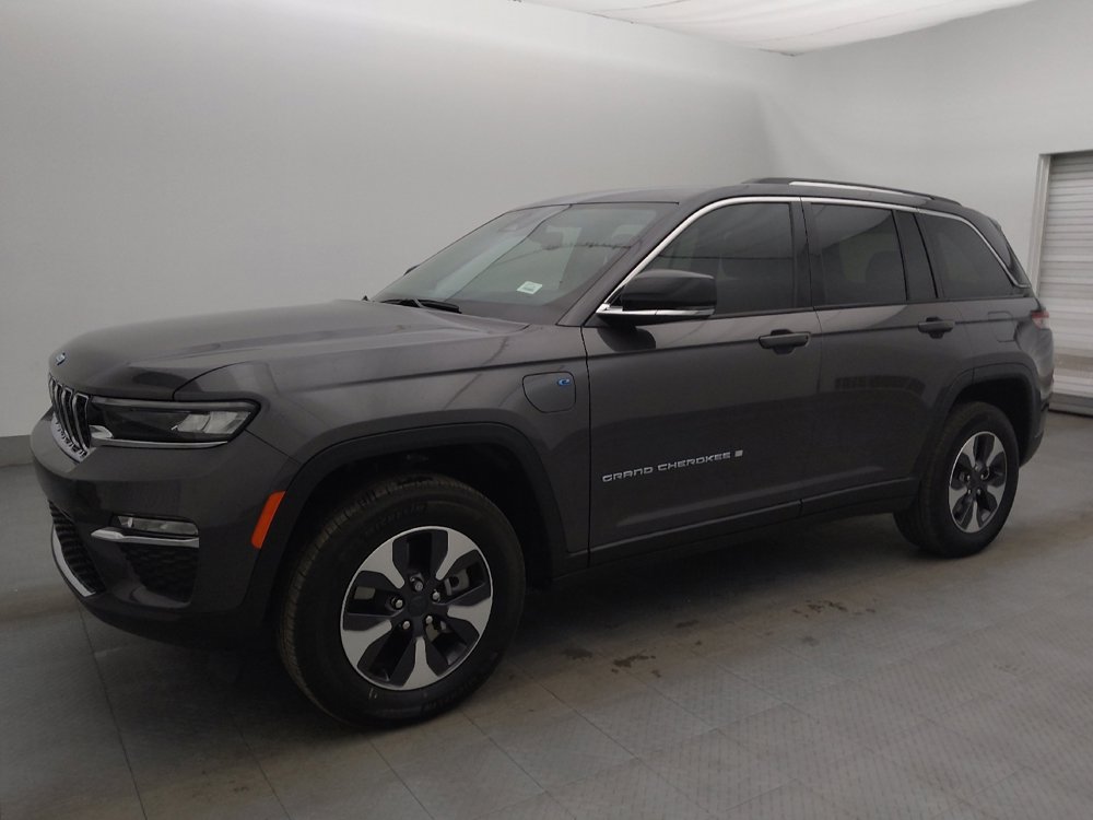 Used 2022 Jeep Grand Cherokee Limited 4xe image 2