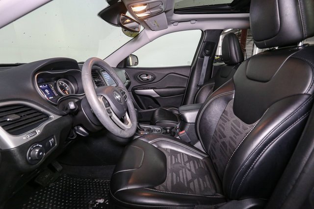 Used 2022 Jeep Cherokee Latitude w/ Sun & Sound Group image 39