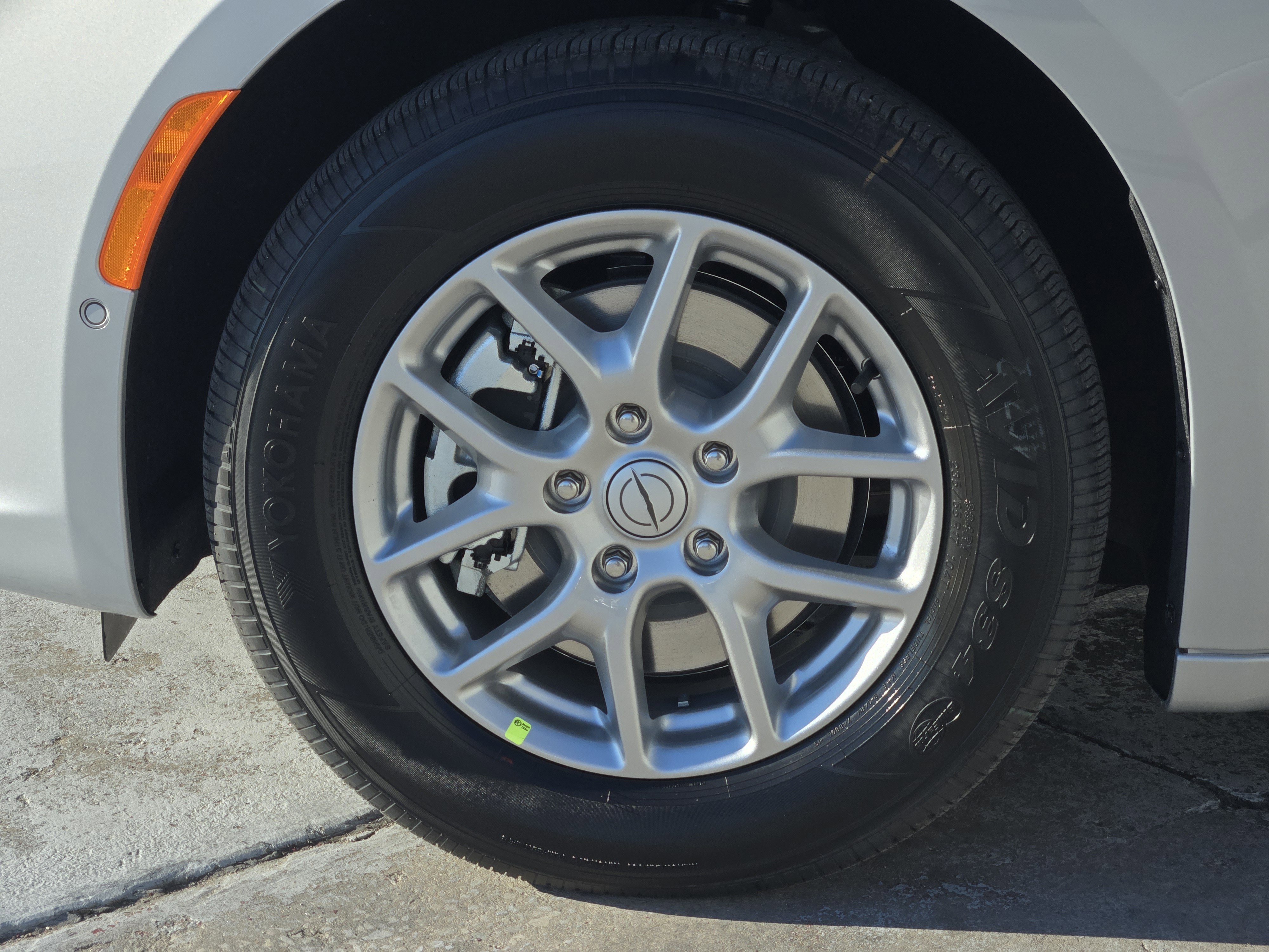 New 2026 Chrysler Pacifica Select image 9