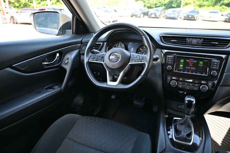 Used 2018 Nissan Rogue SV w/ Premium Package AWD/4WD image 11