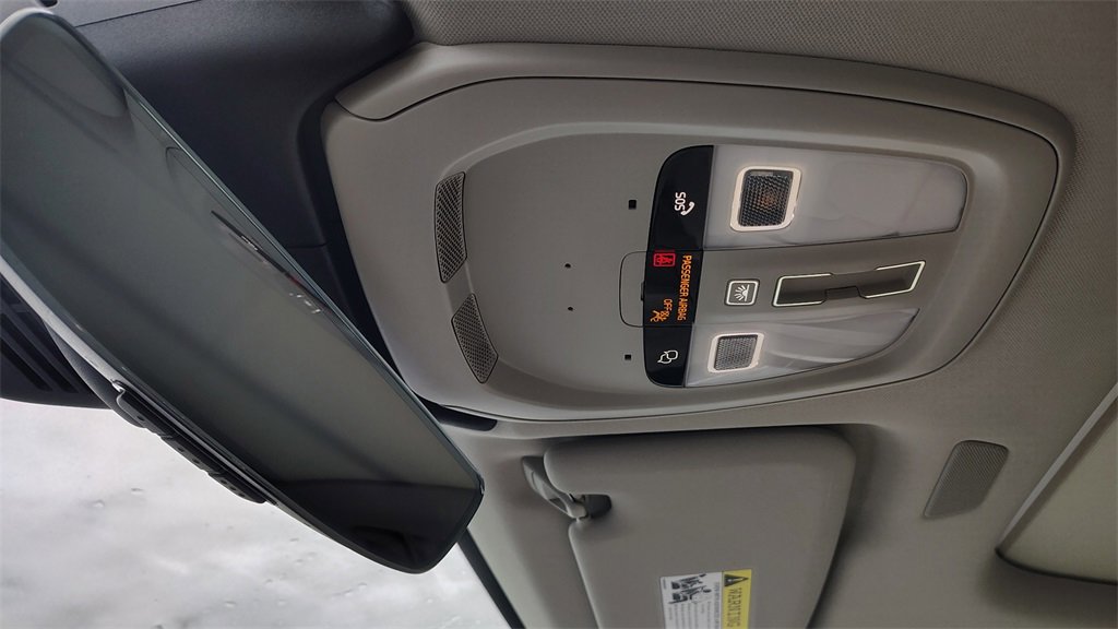 Used 2023 Volvo XC60 B5 Plus w/ Climate Package image 24