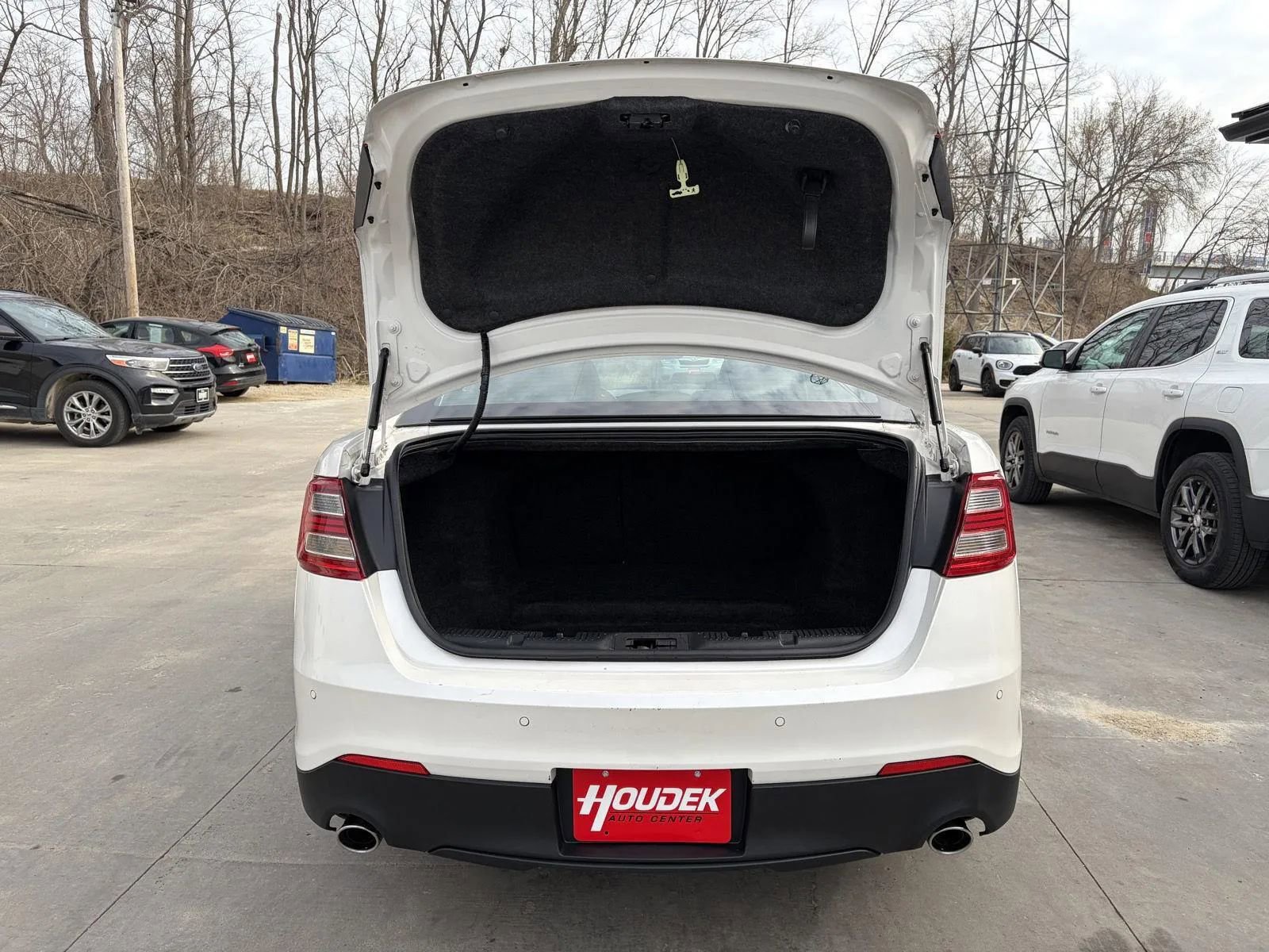 Used 2014 Ford Taurus Limited FWD image 23