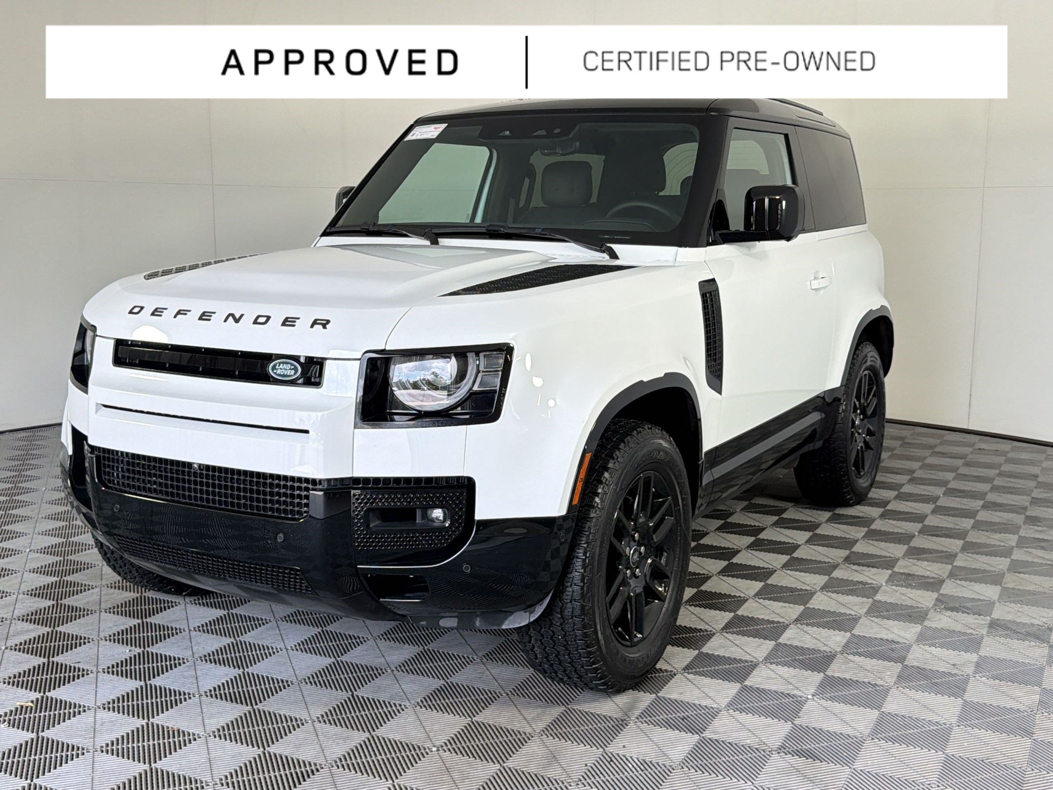 Used 2025 Land Rover Defender 90 X-Dynamic SE AWD/4WD image 1
