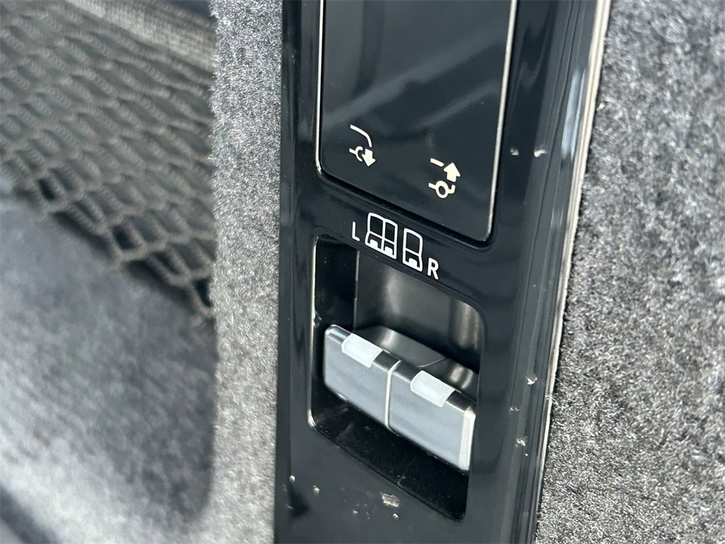 Used 2024 Land Rover Range Rover Sport SE image 15