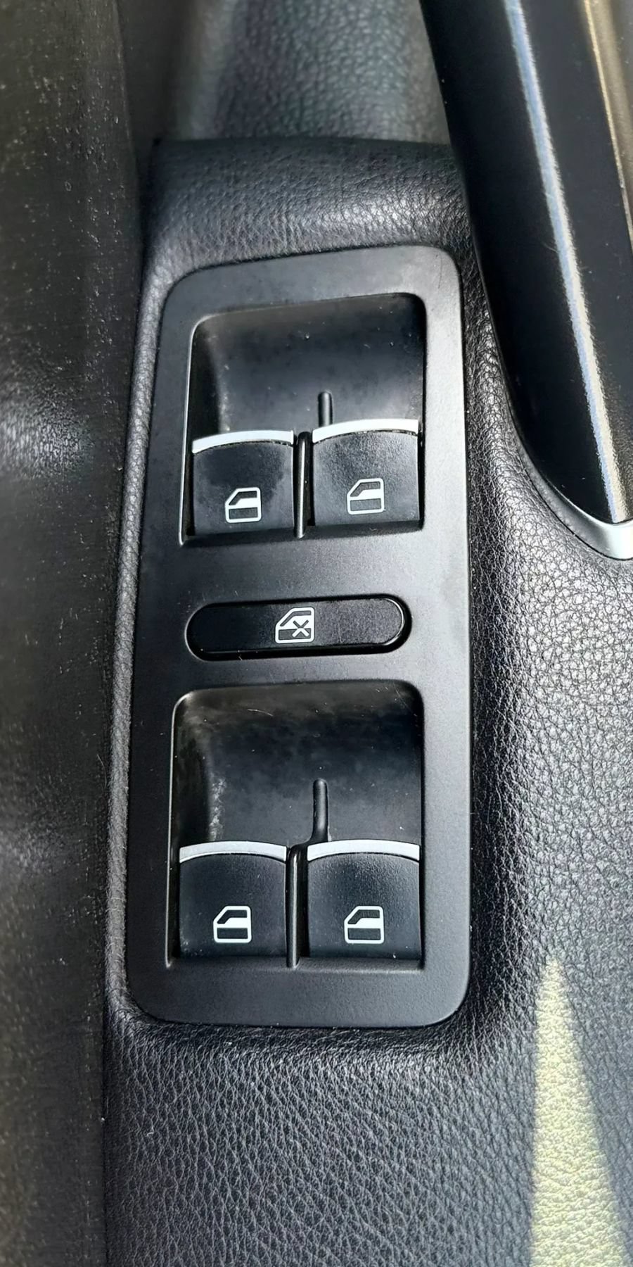 Used 2017 Volkswagen Passat 1.8T S FWD image 22