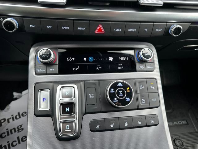 Used 2024 Hyundai Palisade Calligraphy image 16