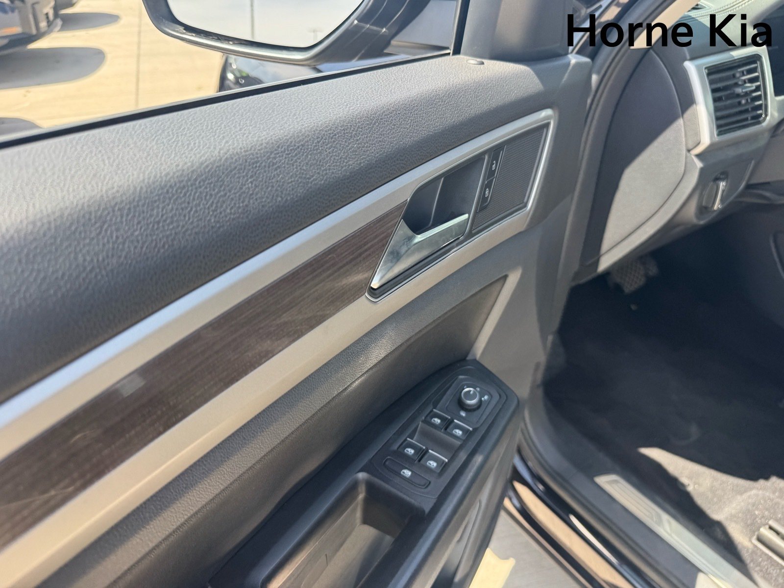 Used 2019 Volkswagen Atlas SEL FWD image 11