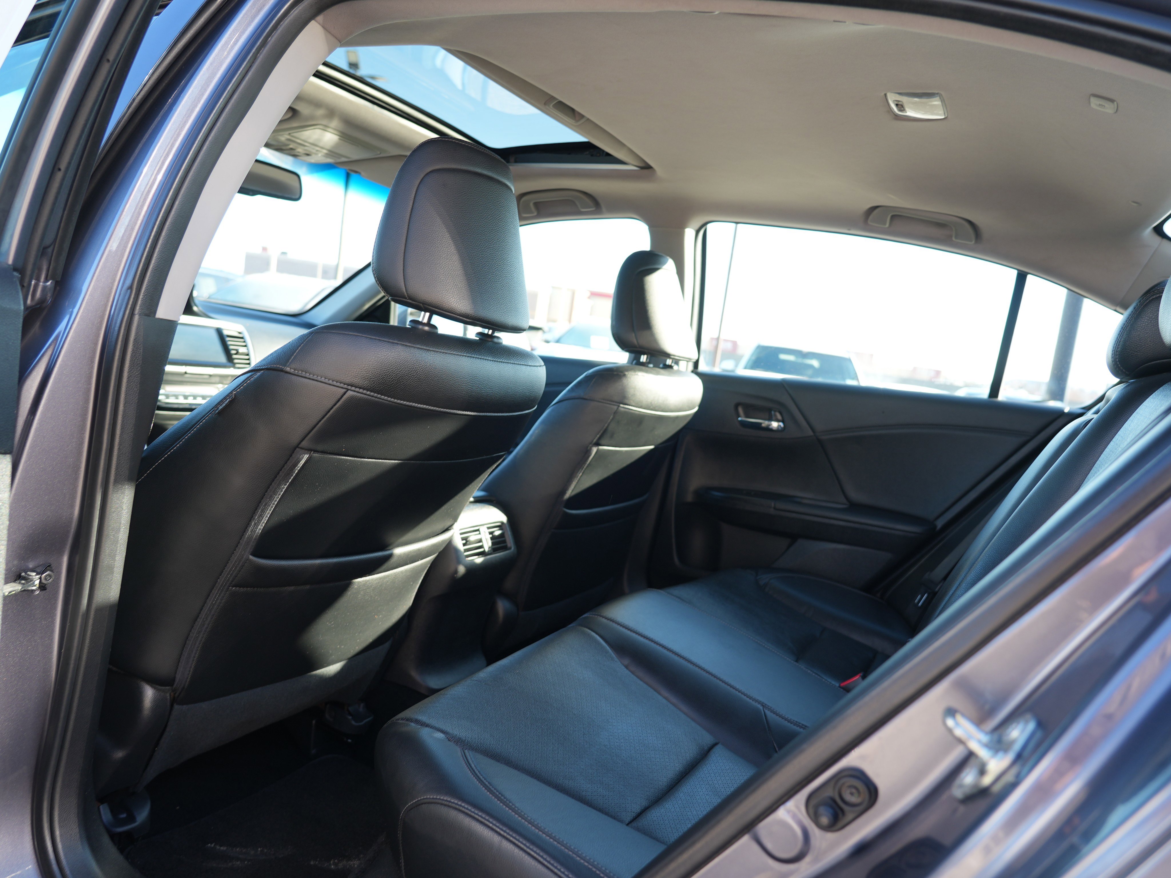 Used 2017 Honda Accord EX-L image 14