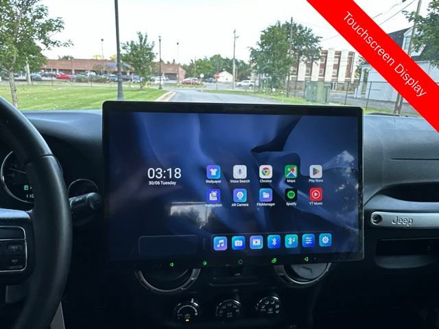 Used 2015 Jeep Wrangler Unlimited Rubicon AWD/4WD image 10