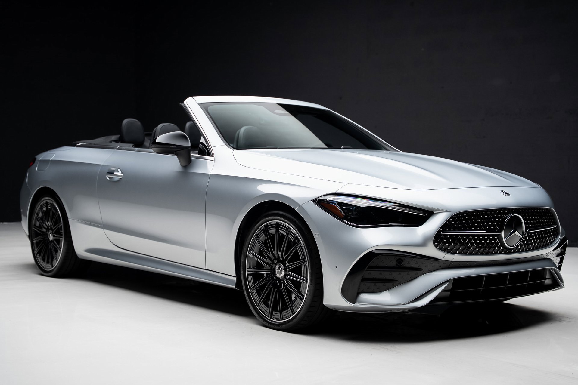 Used 2024 Mercedes-Benz CLE 300 4MATIC Cabriolet image 89