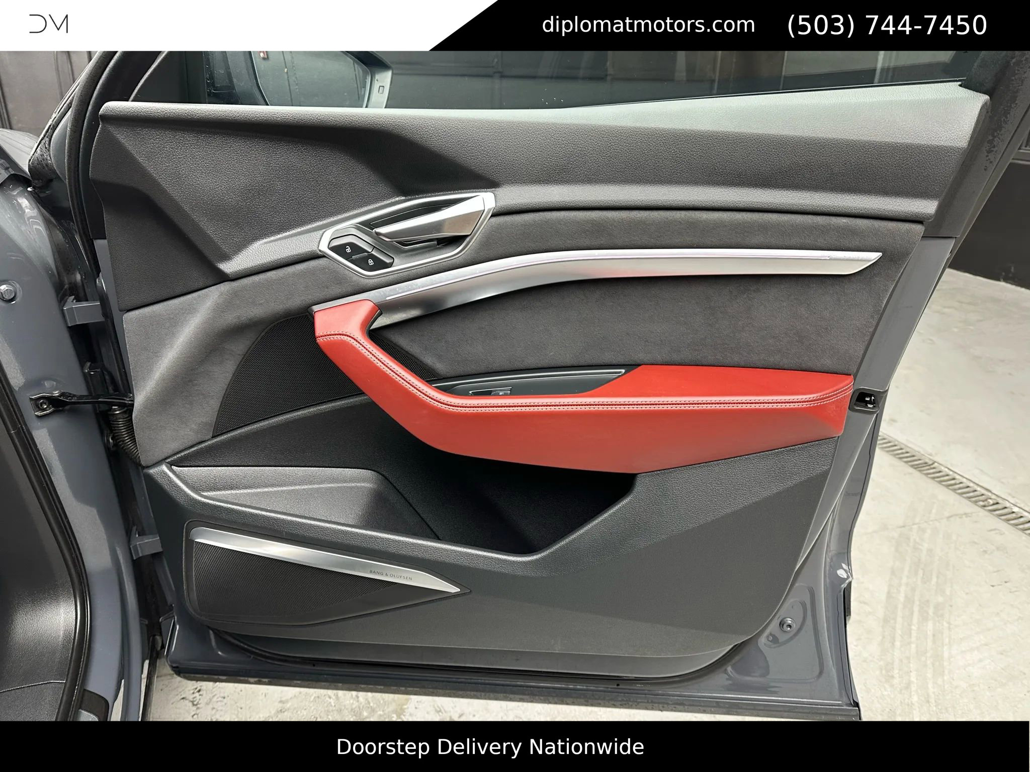 Used 2024 Audi Q8 e-tron Prestige w/ Prestige Package image 32