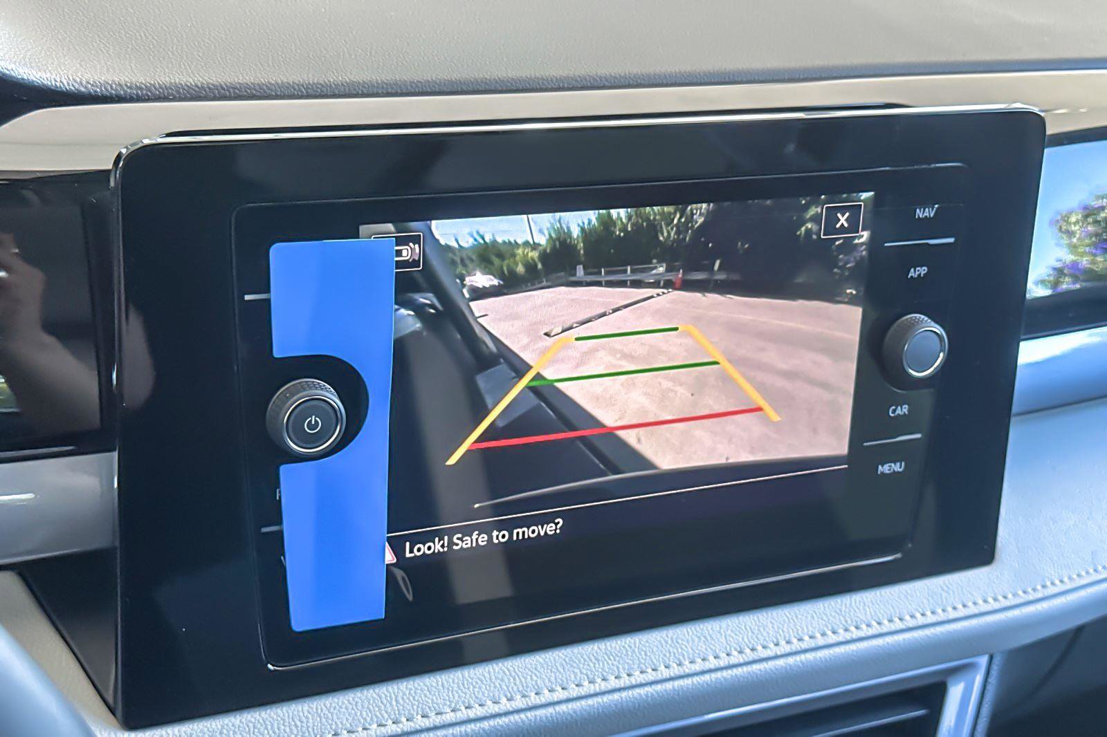 New 2025 Volkswagen Taos SEL image 19