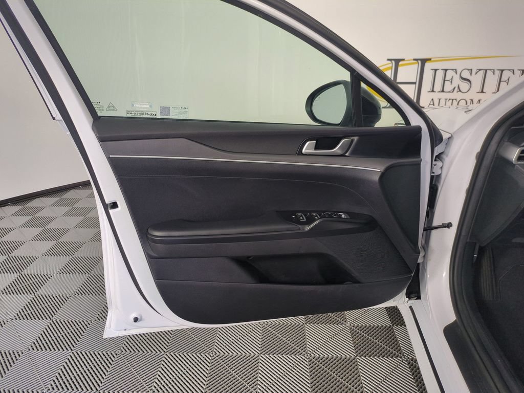 Used 2022 Kia K5 GT-Line FWD image 12