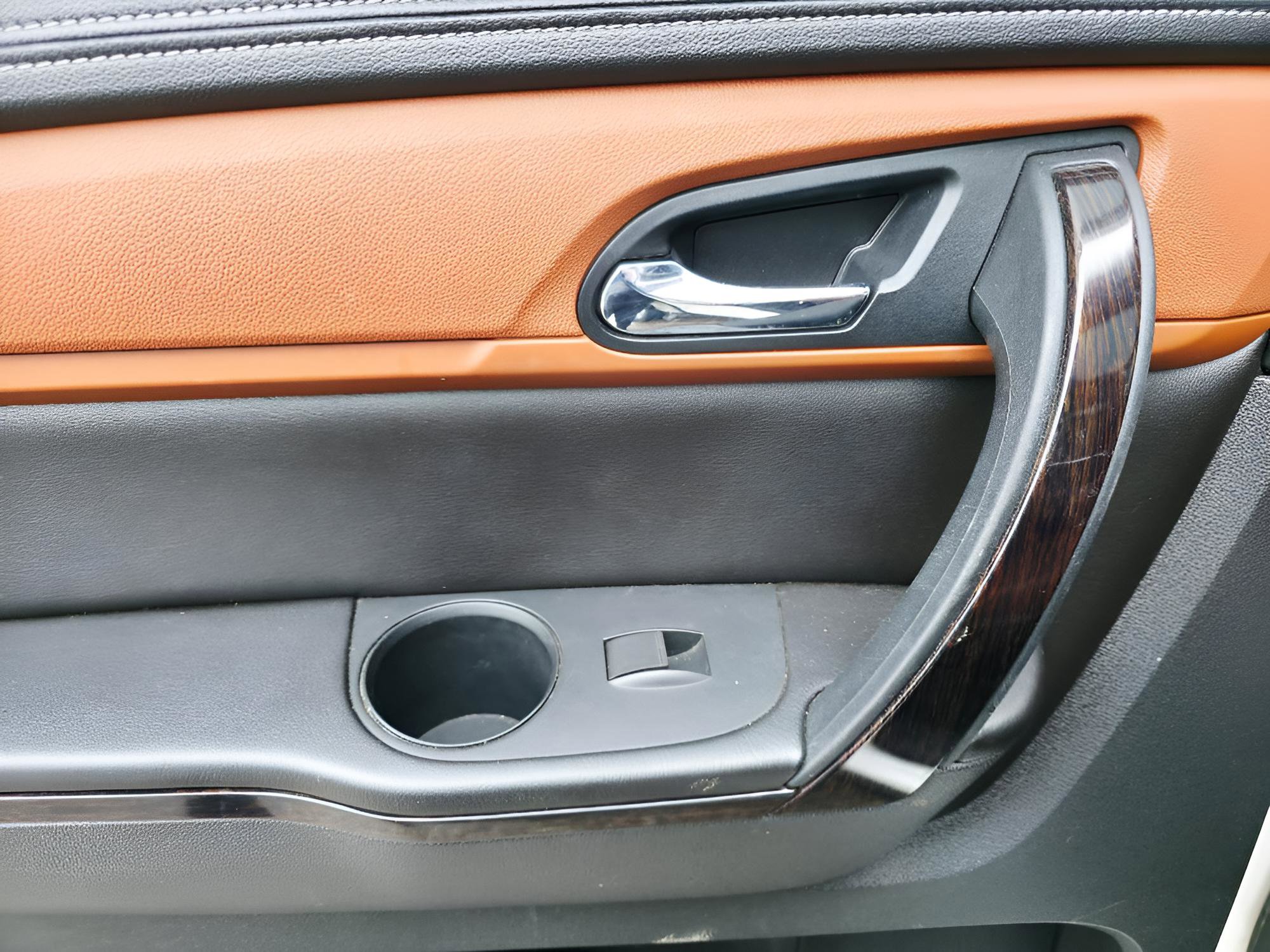 Used 2015 Chevrolet Traverse LTZ image 25