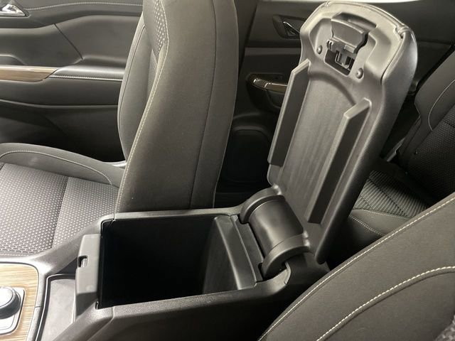 Used 2023 GMC Acadia SLE FWD image 21