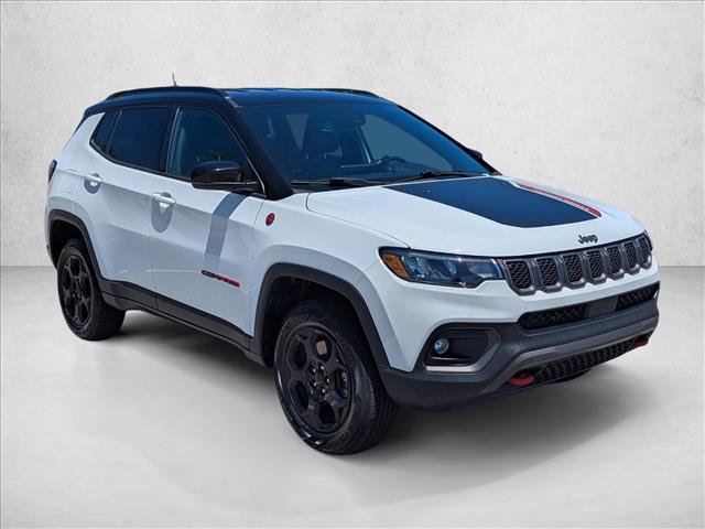 Used 2023 Jeep Compass Trailhawk AWD/4WD image 3
