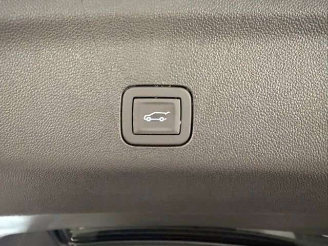 New 2026 GMC Yukon XL AT4 Ultimate w/ LPO, Floor Liner Package AWD/4WD image 8