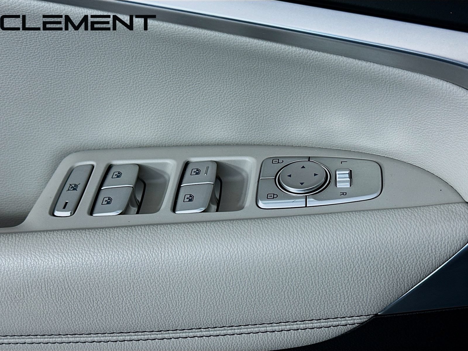 Used 2023 Genesis G70 2.0T RWD image 25
