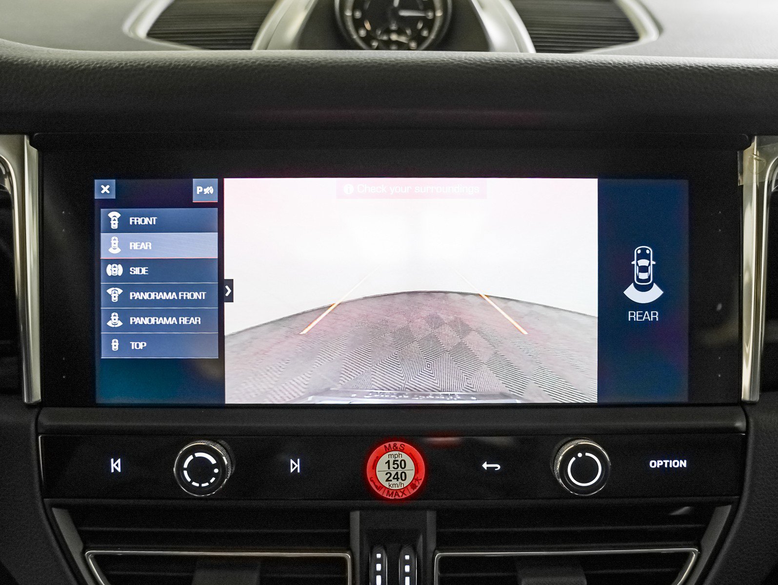 Certified 2025 Porsche Macan image 24