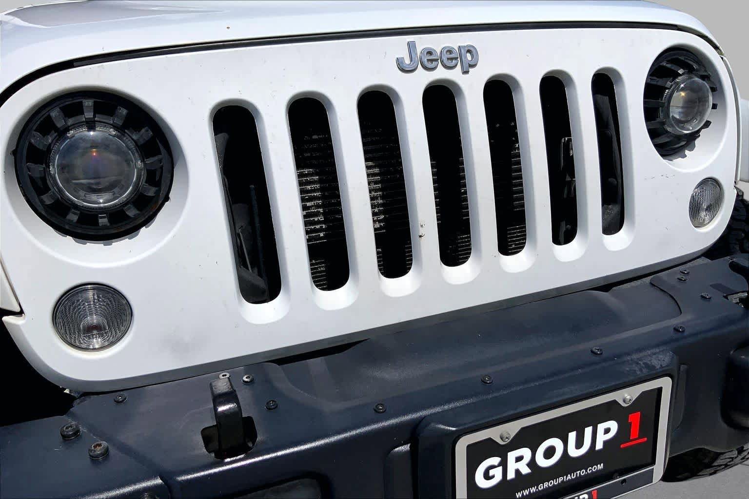 Used 2014 Jeep Wrangler Unlimited Rubicon AWD/4WD image 28