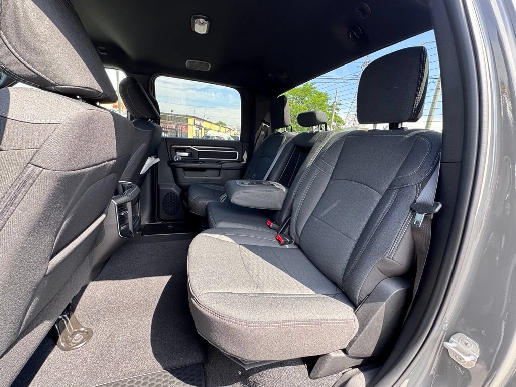 New 2026 RAM 2500 Big Horn AWD/4WD image 16