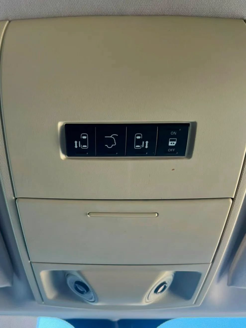 Used 2010 Chrysler Town & Country Touring Plus w/ Safetytec Group FWD image 40