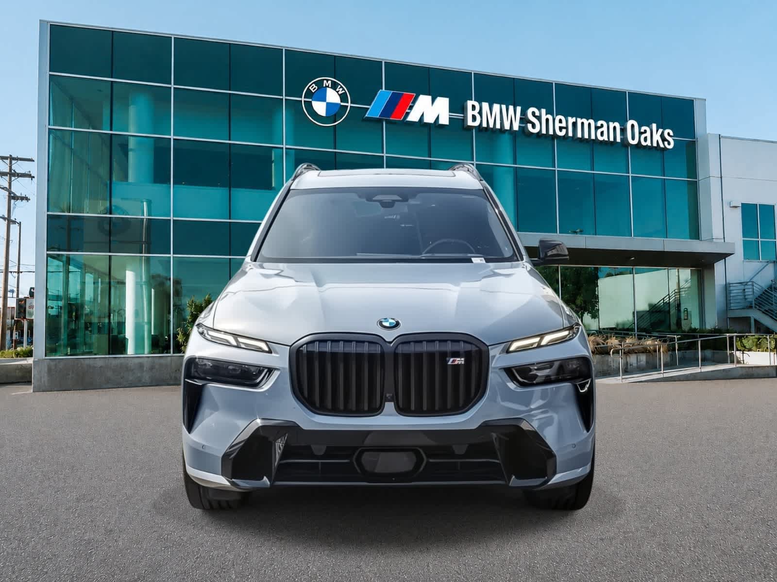 Used 2025 BMW X7 M60i AWD/4WD image 2