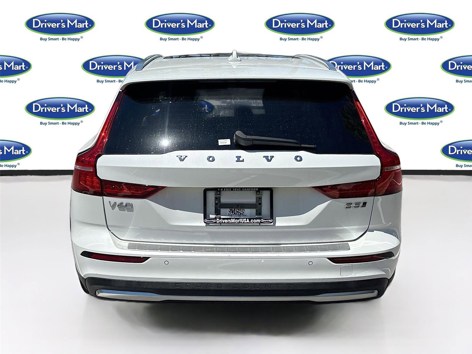Used 2025 Volvo V60 B5 Cross Country Plus AWD/4WD image 6