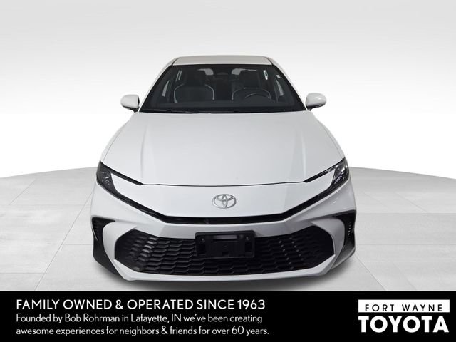 Used 2025 Toyota Camry SE FWD image 3