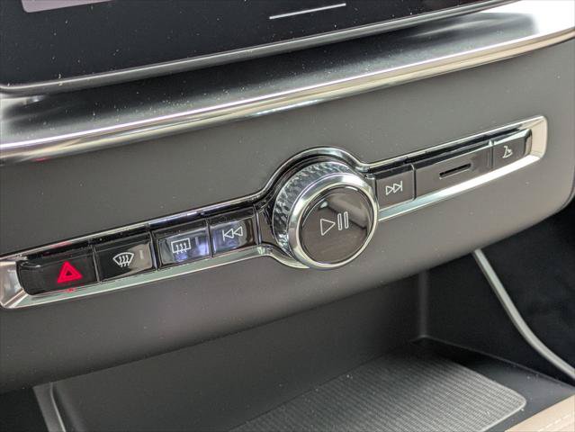 New 2026 Volvo XC90 T8 Ultra w/ Protection Package AWD/4WD image 10