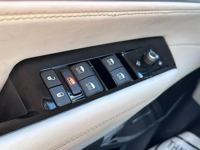 Used 2025 Jeep Wagoneer Series III w/ Premium Group I AWD/4WD image 20