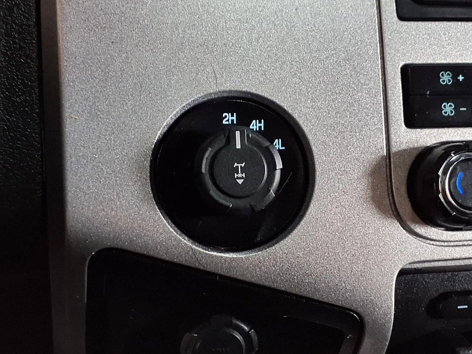 Used 2012 Ford F350 Lariat w/ Lariat Interior Pkg AWD/4WD image 22