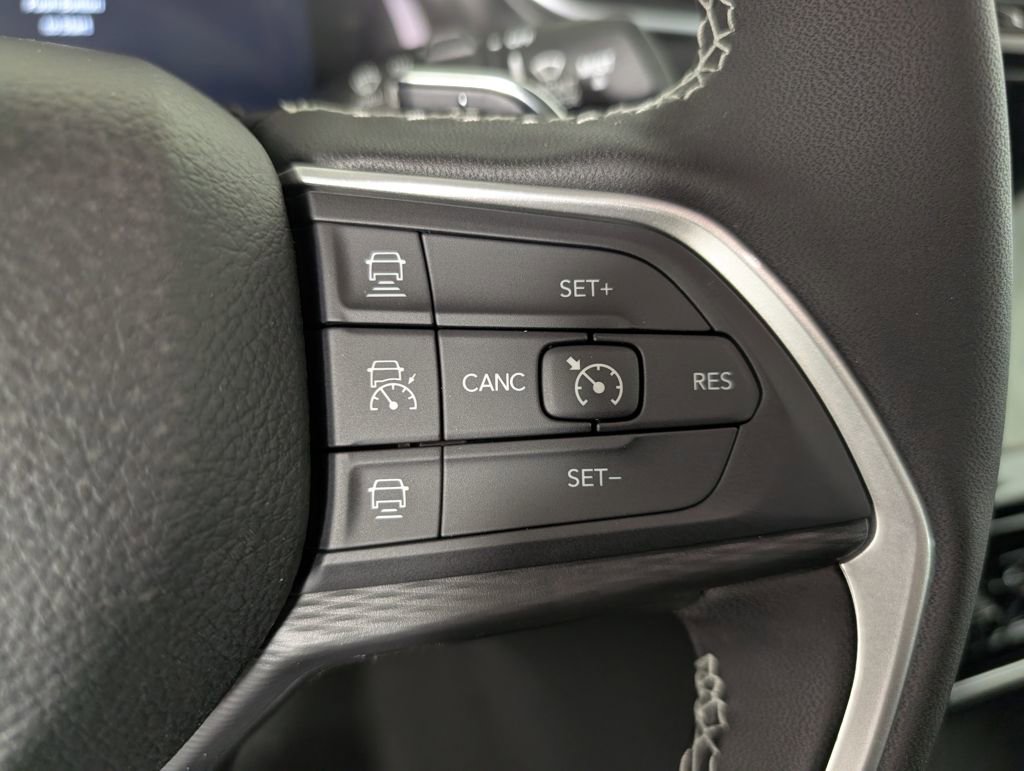 New 2025 Jeep Grand Cherokee Laredo image 22