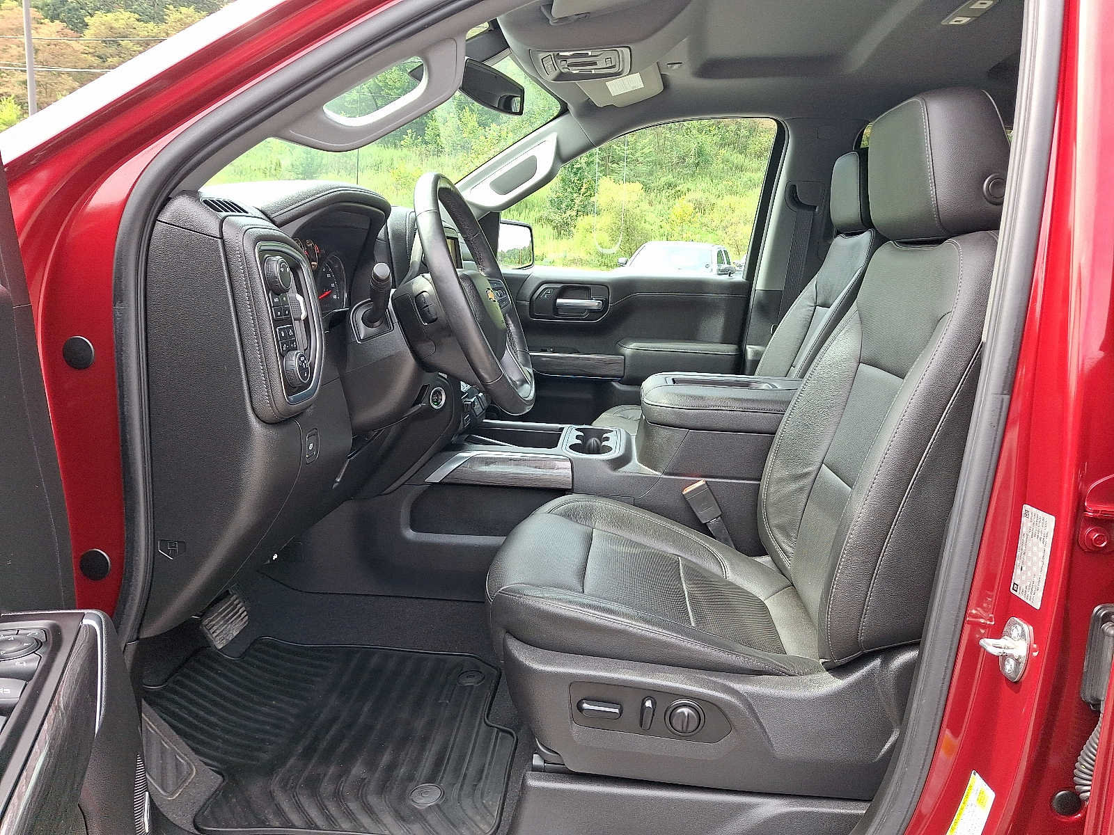 Used 2019 Chevrolet Silverado 1500 LTZ w/ LTZ Plus Package AWD/4WD image 13