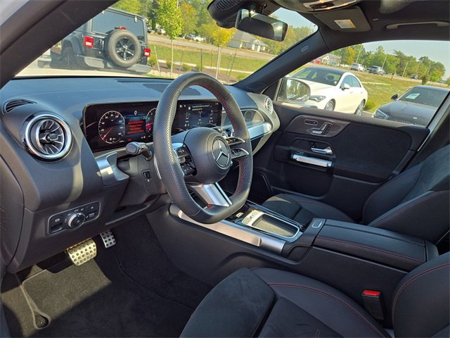 New 2024 Mercedes-Benz GLB 250 4MATIC image 26
