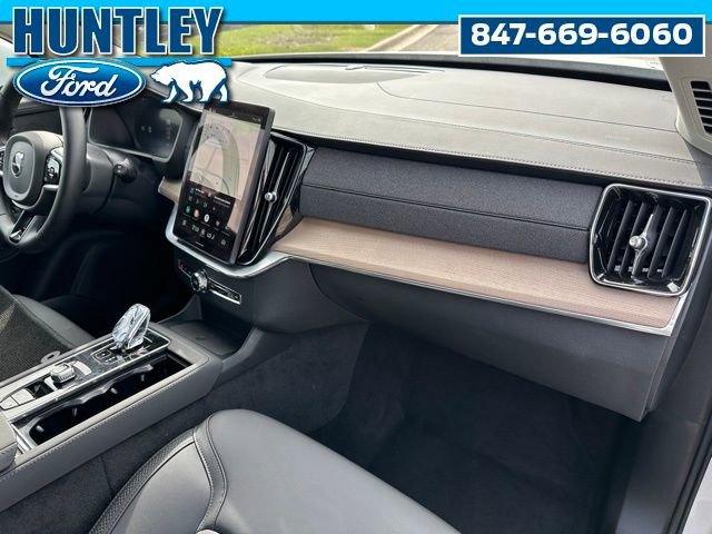 Used 2025 Volvo XC90 B6 Plus AWD/4WD image 13