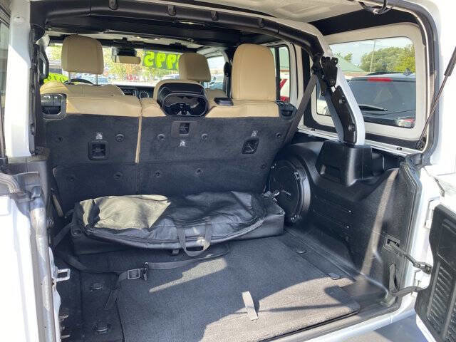 Used 2019 Jeep Wrangler Unlimited Sahara w/ Advanced Safety Group image 6
