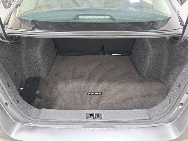 Used 2025 Nissan Versa SV FWD image 33