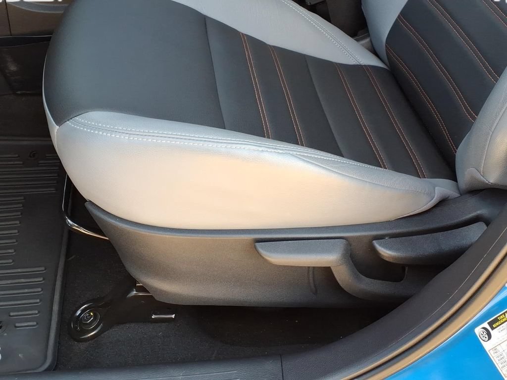 Used 2021 Nissan Kicks SR w/ SR Premium Package FWD image 21